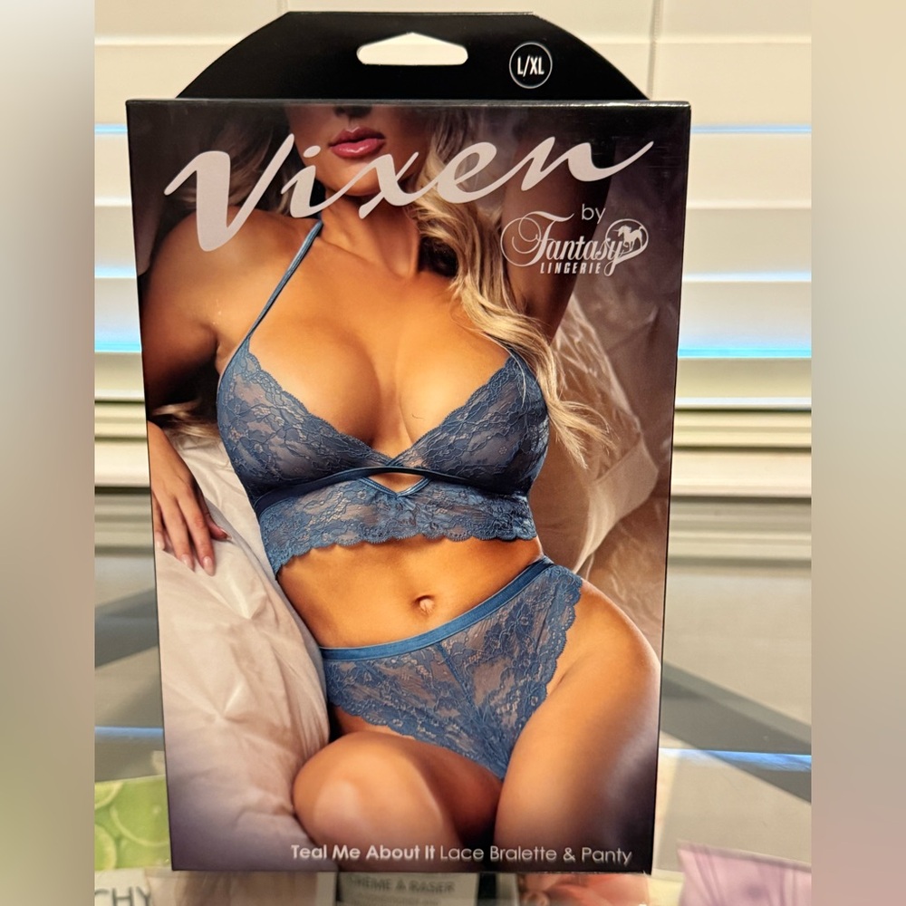 Vixen by Fantasy Lingerie Teal Lace Bralette and Panty Set